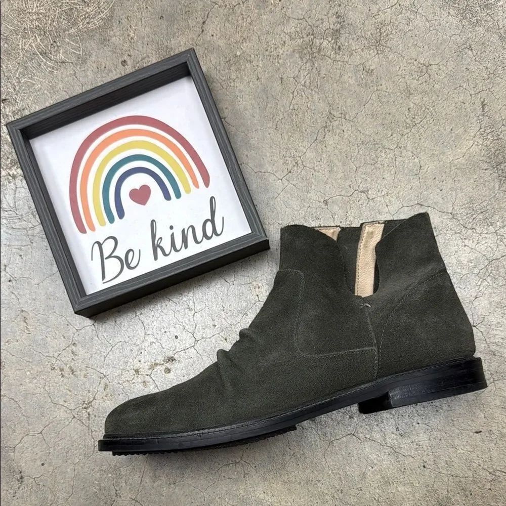 * Kelsi Dagger Ankle Boots in Dark Green Suede